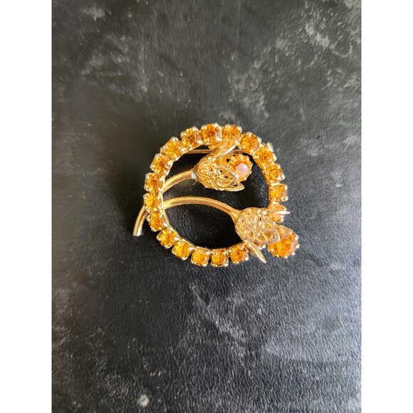 Round Floral Tulip Brooch Surrounded by Yellow Topaz Colour - Picture 2 of 10